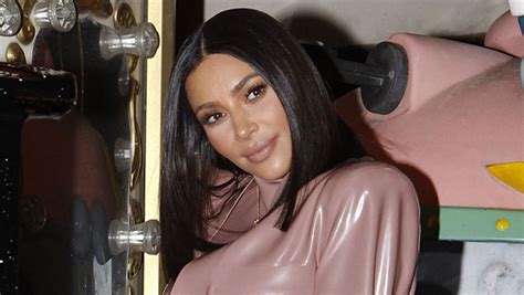 busty oiled|Kim Kardashian Is Oiled Up & Glistening in Sizzling New Bikini。